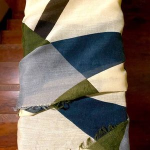 Ladies Geometric Scarf
